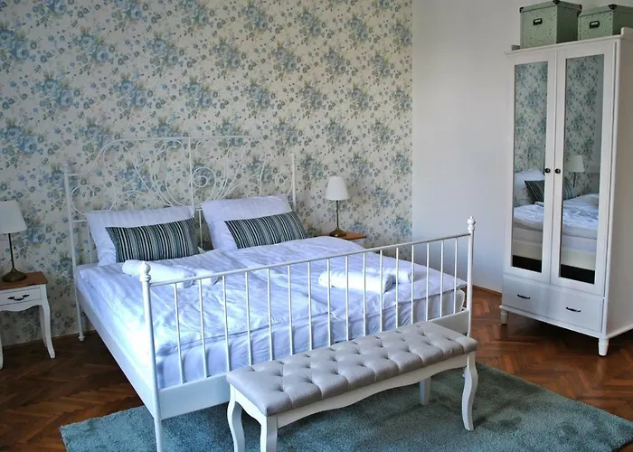 Winter Prestige מלון *