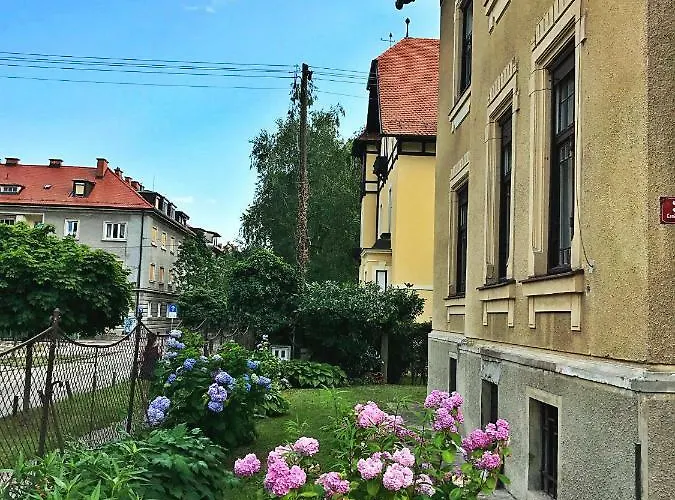 Winter Prestige מלון