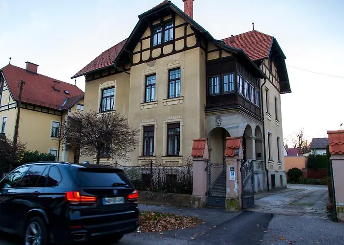 Winter Prestige מלון